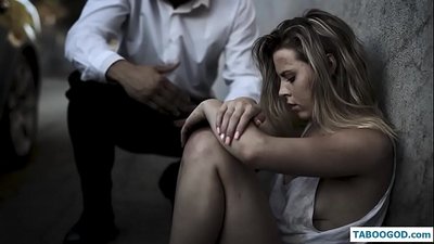 Kinky stories: una adolescente senza casa