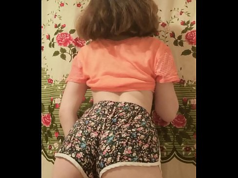 ❤️ Una ghjovana sexy si spoglia i pantaloncini davanti à a camera ❌ Porno anale à porn co.3dhentaix.ru ❌❤